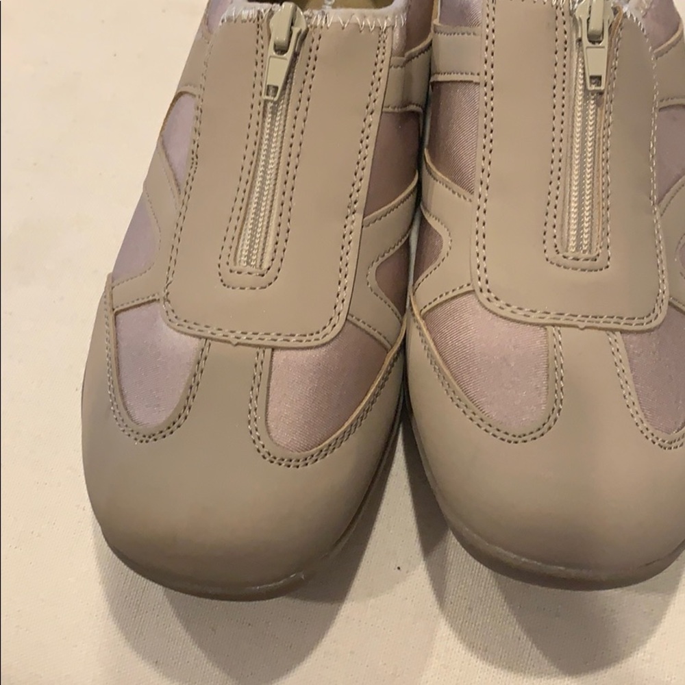 Basic Editions Beige Zip Up Sneakers Size 11 - image 4